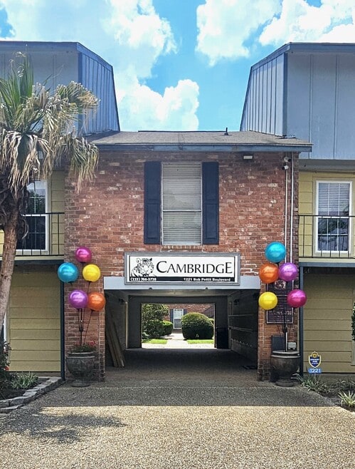 Building Photo - Cambridge Apartments
