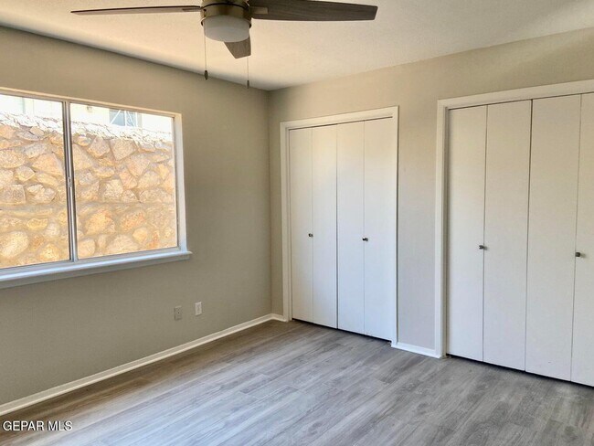 Building Photo - 6932 Escondido Dr