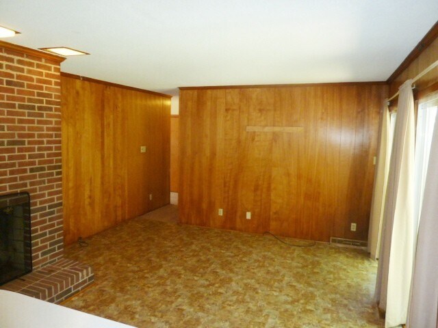 Building Photo - Walk to Campus! Incredible location, amazi...