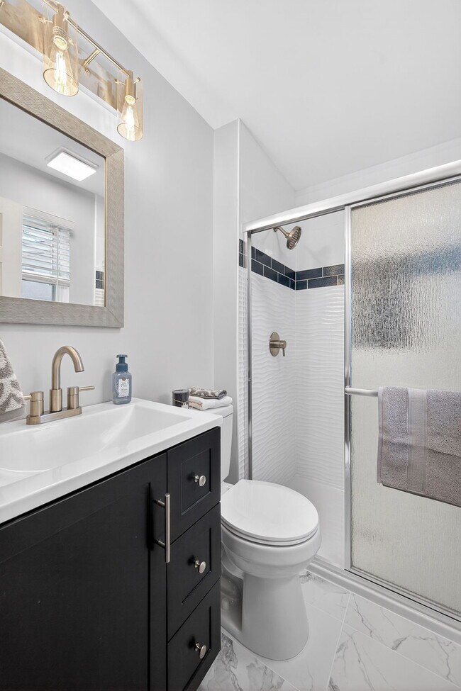 Building Photo - 1203 Dorne Dr