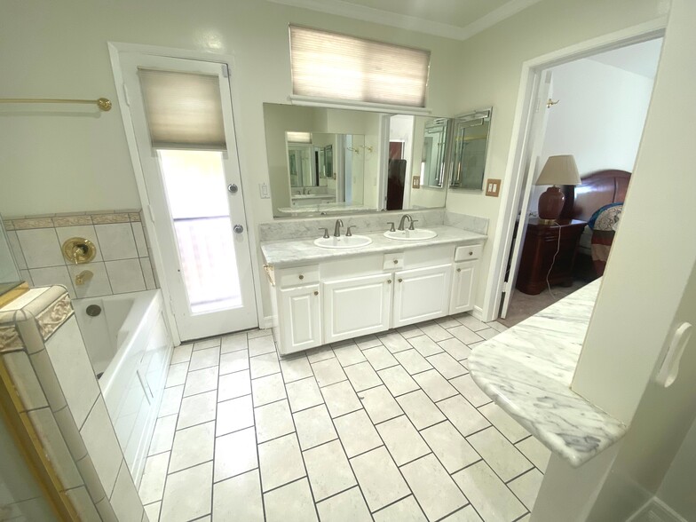 Primary Bathroom - 23552 Kivik St
