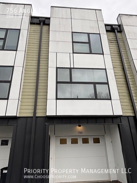 Building Photo - 756 Angle Dr