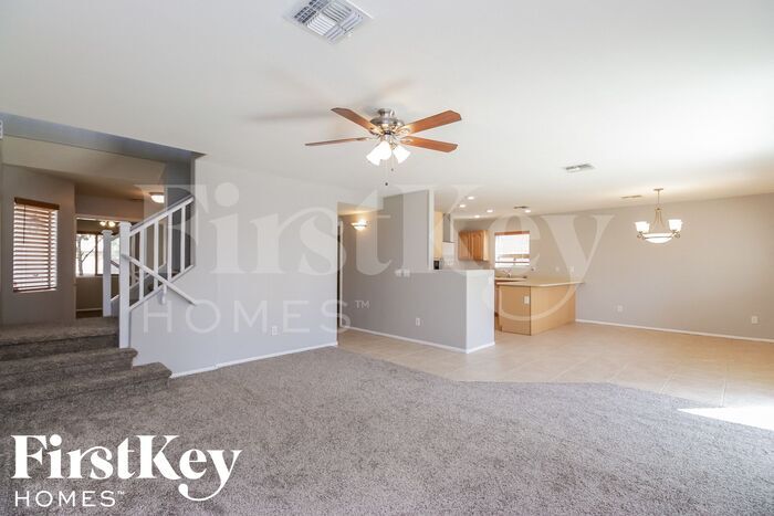 Building Photo - 375 W Jersey Way