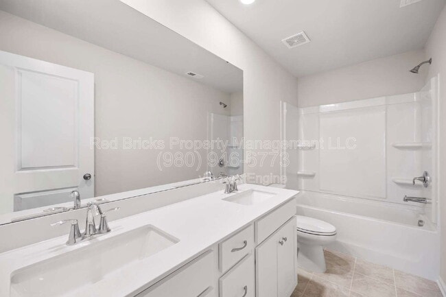 Building Photo - 14023 Turncloak Dr