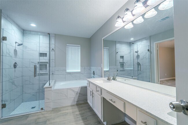 Building Photo - 8926 Sunny Point Dr