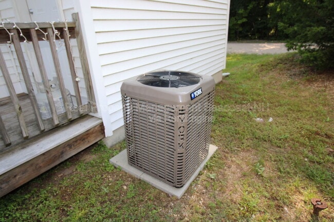 Building Photo - 997 NH-11