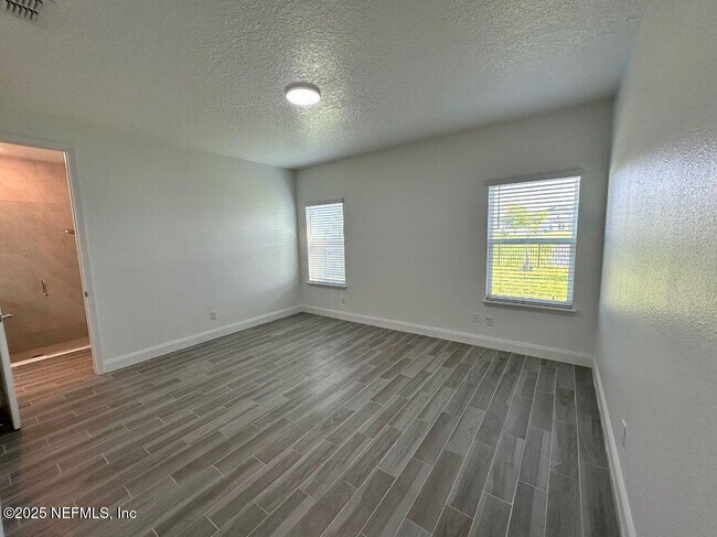 Building Photo - 92 Pine Candle Way