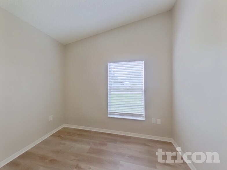 Building Photo - 2009 Kiwi Trail