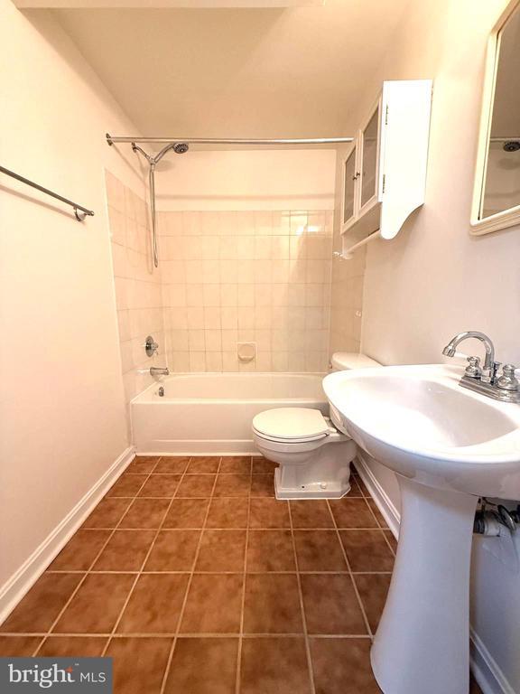 Building Photo - 5726 Edgewater Oak Ct