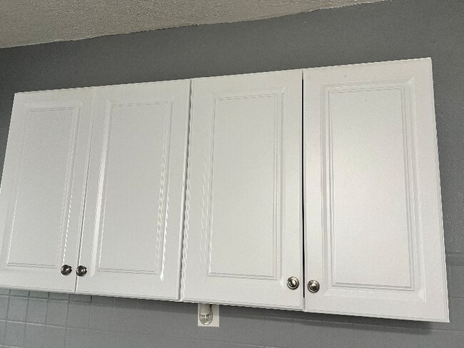 Building Photo - 104 Charles Ave