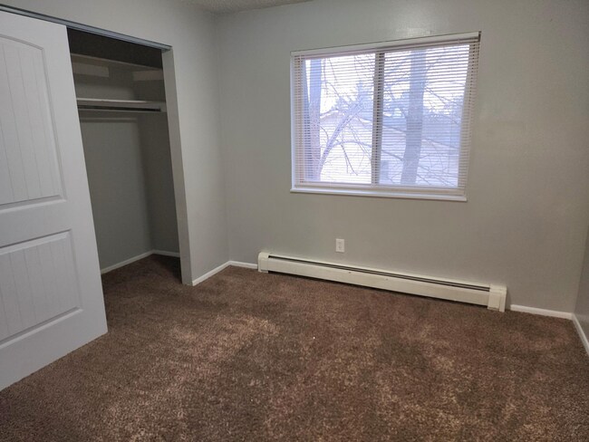 Building Photo - 3935 Stonedike Dr