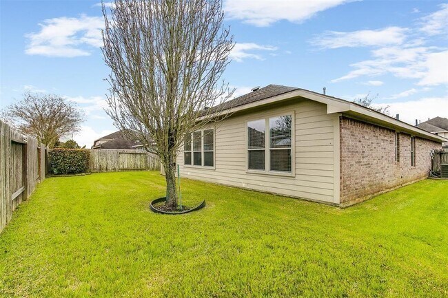 Building Photo - 2703 Courtyard Ln