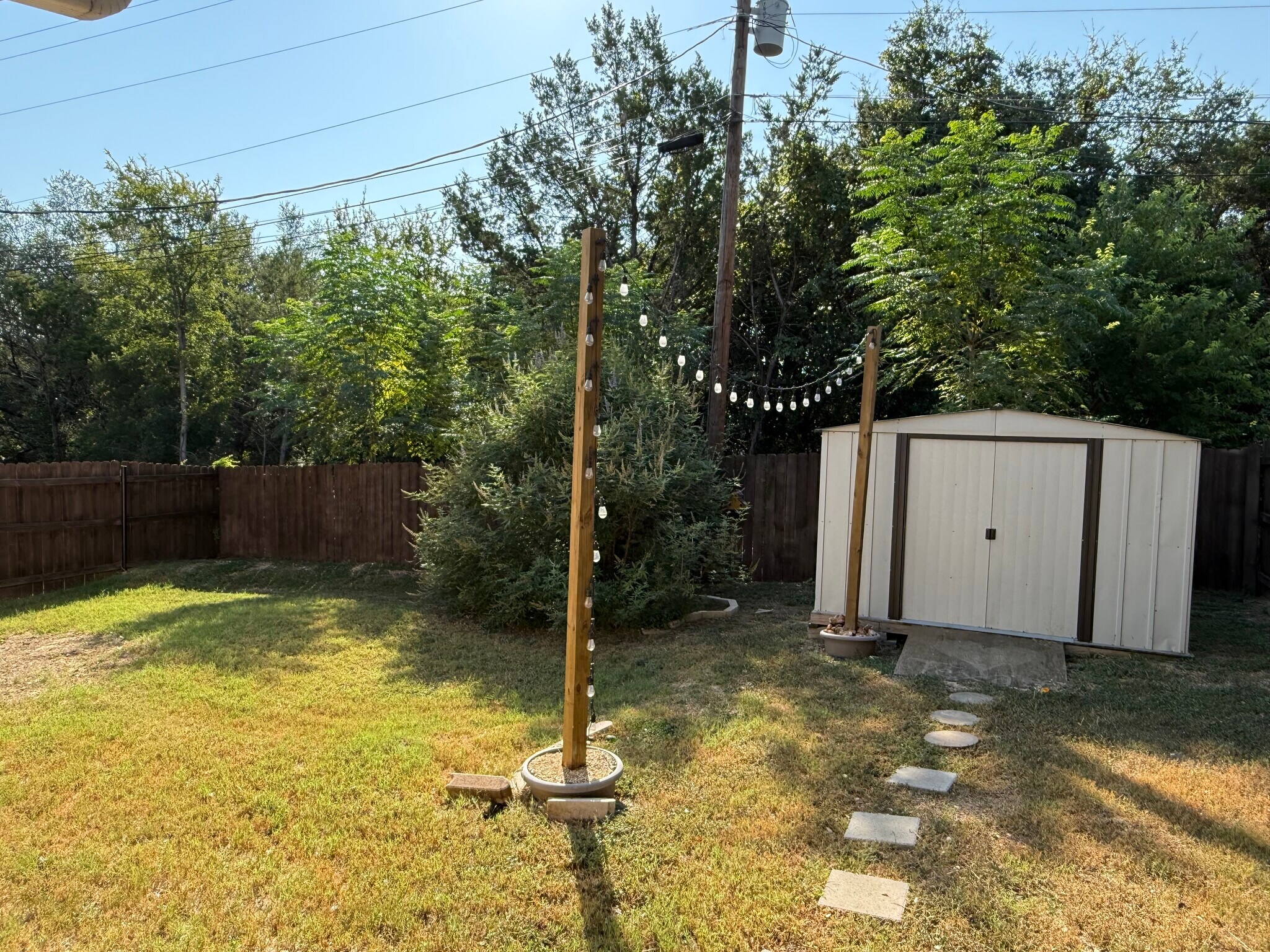 Building Photo - 2900 Whisper Oaks Ln