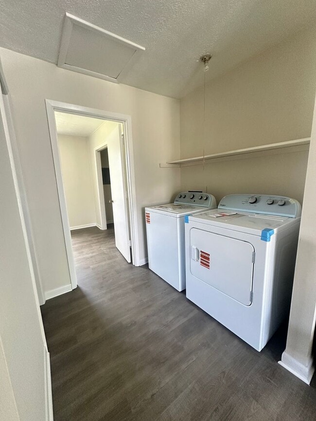 Building Photo - Apartment for Rent in Broadway