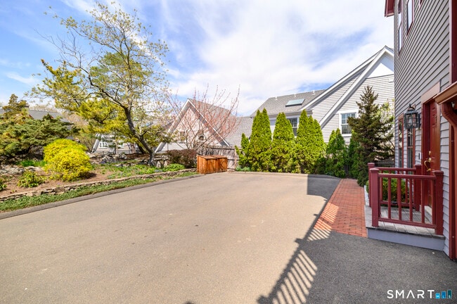 Building Photo - 47 Indian Harbor Dr