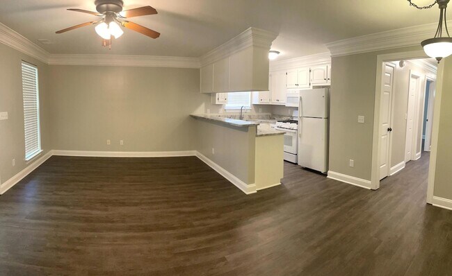 Building Photo - 383 Springview Ln