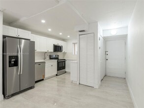 Building Photo - $2,150MONTHLY;3195 FOXCROFT RD #F211 MIRAM...