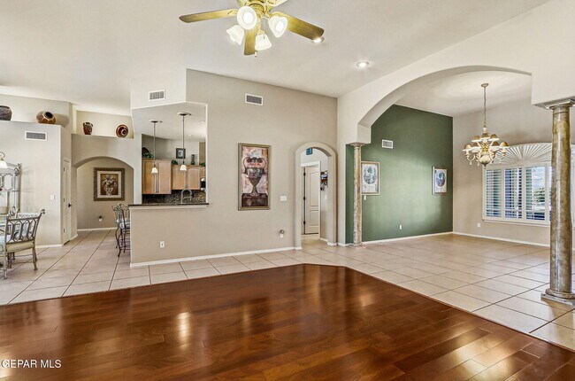 Building Photo - 312 Desert Garden Dr