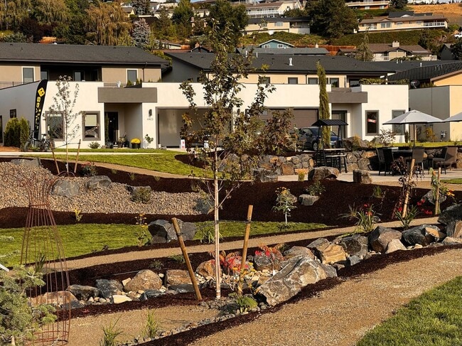 Building Photo - Brand New Luxury Home in Gated Community - Furnished Option Available