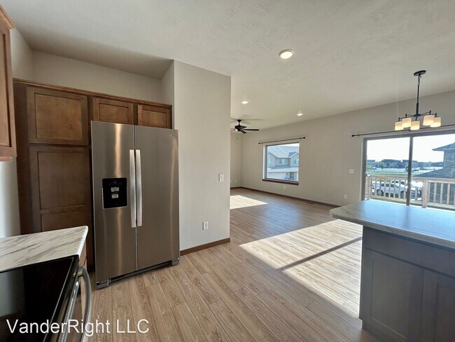 Building Photo - 4 br, 3.5 bath House - 3701 E Siasconset Pl