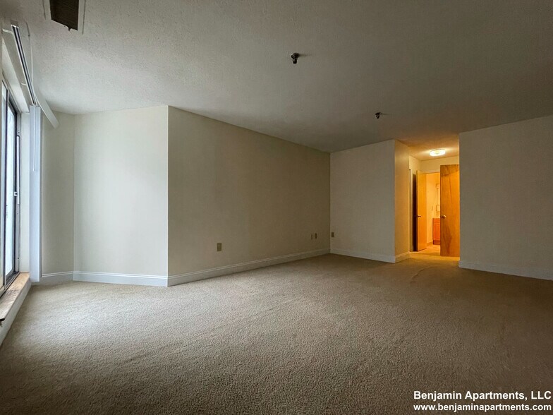 Building Photo - 1055 Commonwealth Ave