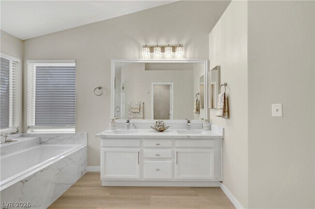 Building Photo - 2701 Copper Cove Dr