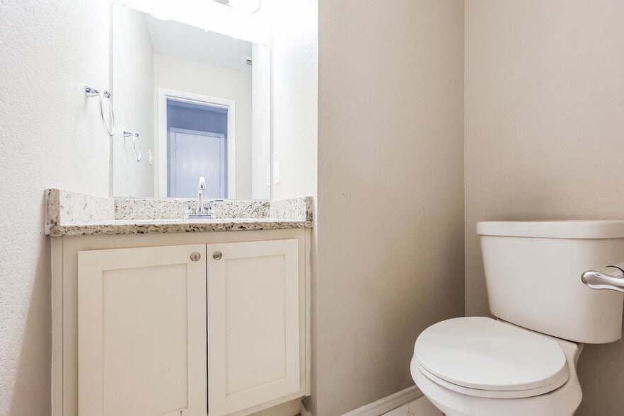 Building Photo - 6945 Meadow Way Ln