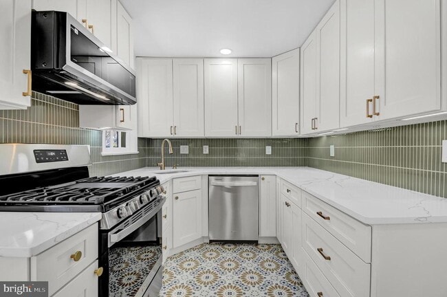 Building Photo - 5713 5th St S