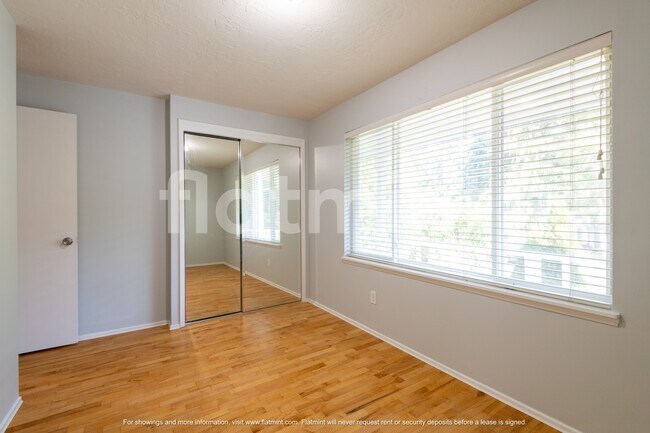 Building Photo - 7037 NE 137th St
