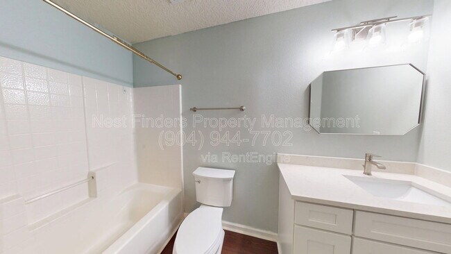 Building Photo - 1063 Collinswood Dr W