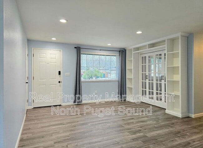 Building Photo - 8711 70th Dr NE