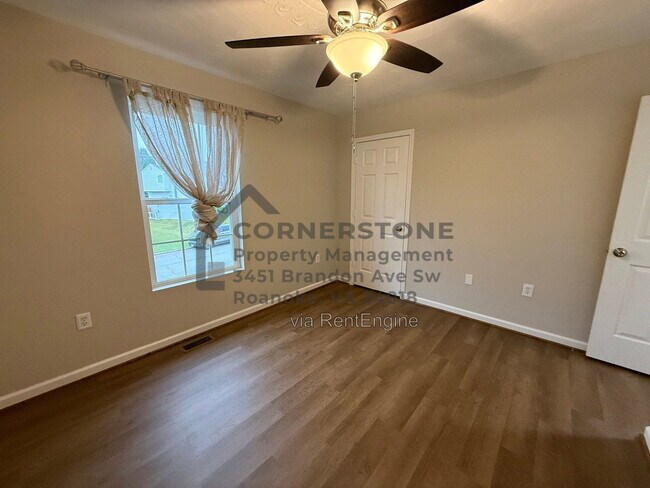 Building Photo - 4518 Lomond Cir