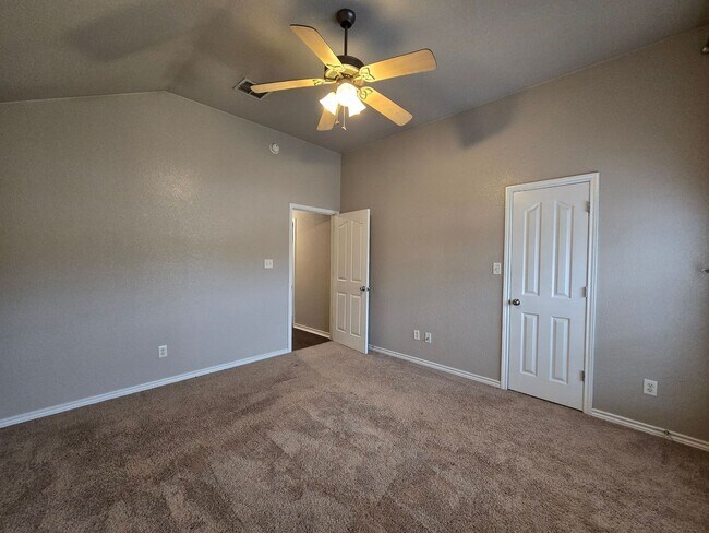 Building Photo - 5609 Hunters Ridge Trail