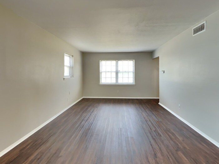 Building Photo - 647 Rutgers Dr