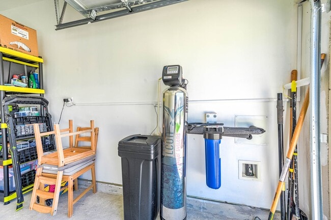 Building Photo - 24042 Hay Needle Ln