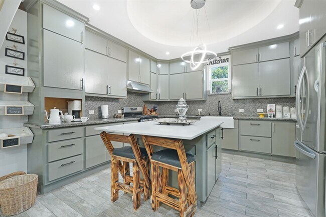 Building Photo - 2521 Rd 3550