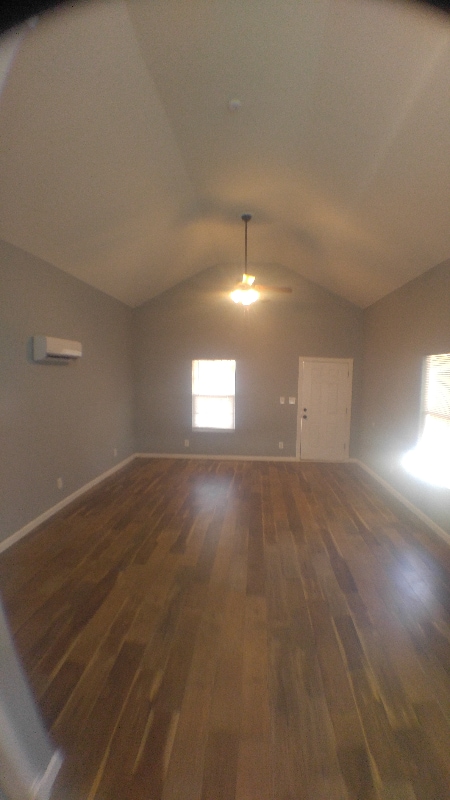 Building Photo - 2014 Family Ln.