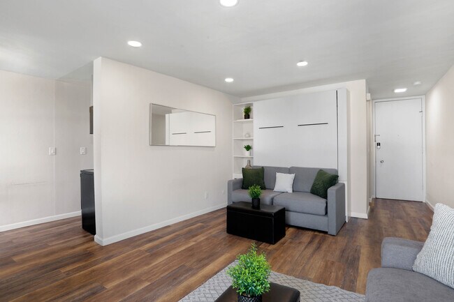 Building Photo - 3050 Rue D’Orleans