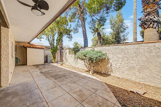 Building Photo - 37210 N Tranquil Trail