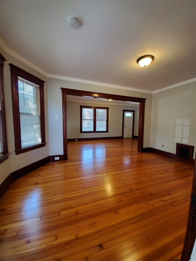 Building Photo - 136-138 West Center Street - Duplex