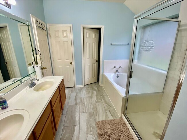 Building Photo - 7239 Brockington Dr