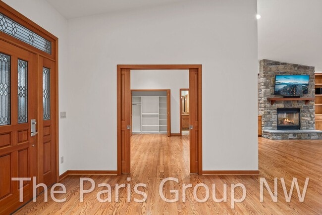 Building Photo - Gorgeous 3,400sf Golf Course Craftsman on Sahalee Country Club’s 7th Green