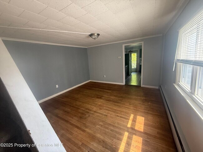 Building Photo - 1116 Eynon St