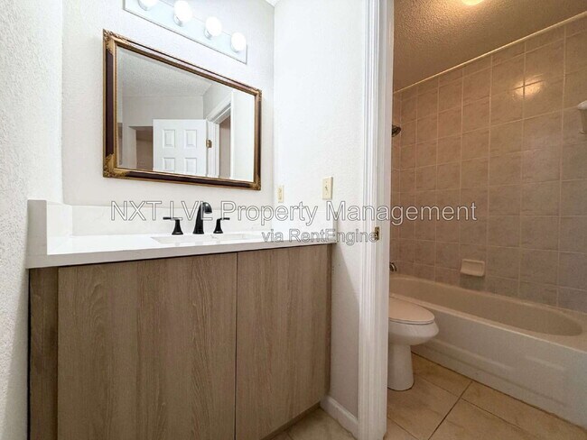 Building Photo - 12560 Equestrian Cir