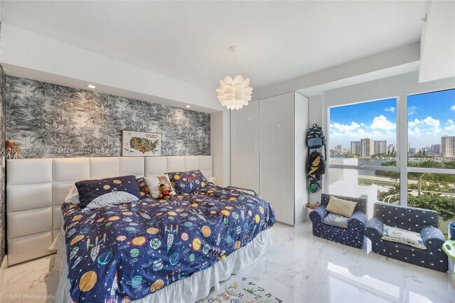 Building Photo - 400 Sunny Isles Blvd