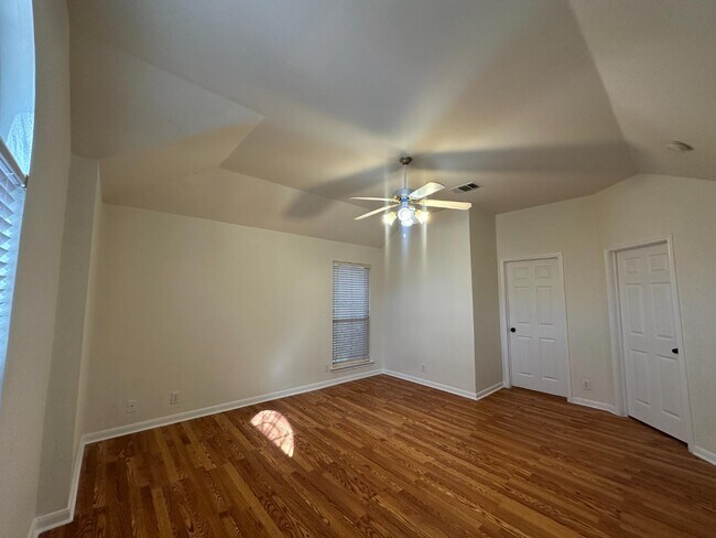 Building Photo - 12360 Hart Crest