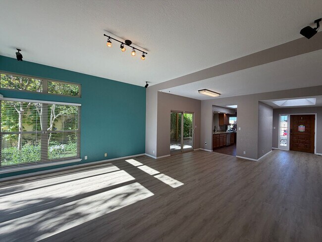 Building Photo - 2 Bedroom Single Story Home Available Near Paseo Del Norte Blvd NE & Wyoming Blvd NE!