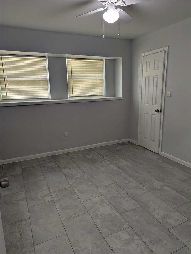 Building Photo - 5737 Alvarado Dr