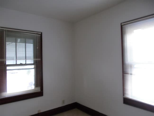 Building Photo - 1369 Chicago St