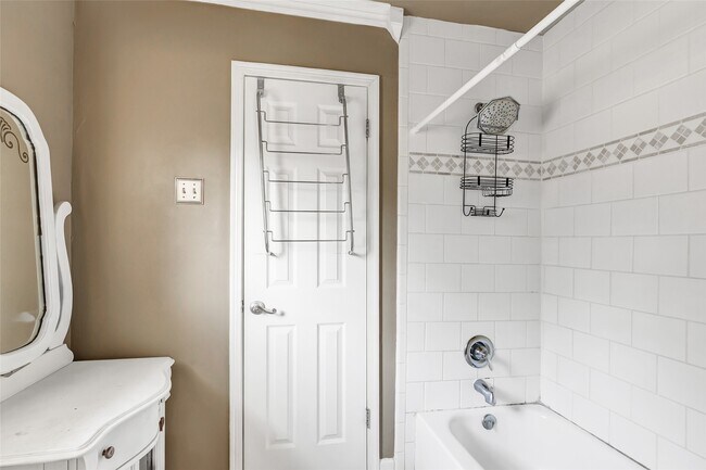 Building Photo - 19610 Forest Fern Dr